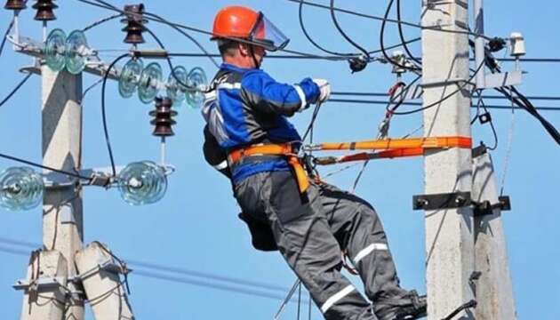 У Харкові внаслідок нічного авіаудару частково знеструмлені два житлові масиви