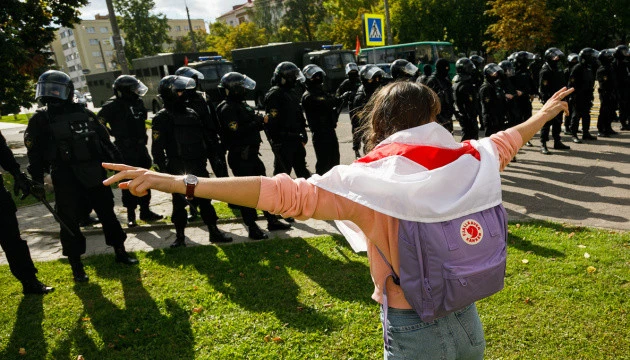 Протести в Мінську: правозахисники кажуть про 390 затриманих