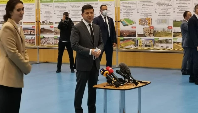 Зеленський у Вінниці проінспектував спорткомплекс