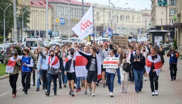 Мінськ: студенти і викладачі вишів вимагають відставки Лукашенка, є затримані