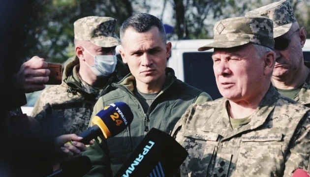Міністр оборони заперечив відмову двигуна літака, що впав під Харковом