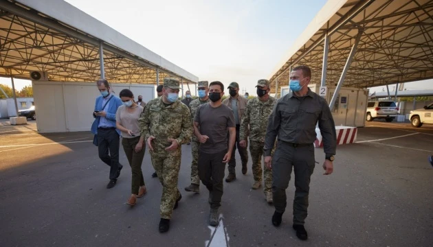 Зеленський оглянув КПВВ 