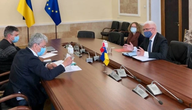 Ткаченко обговорив з послом Норвегії новий законопроєкт про туризм