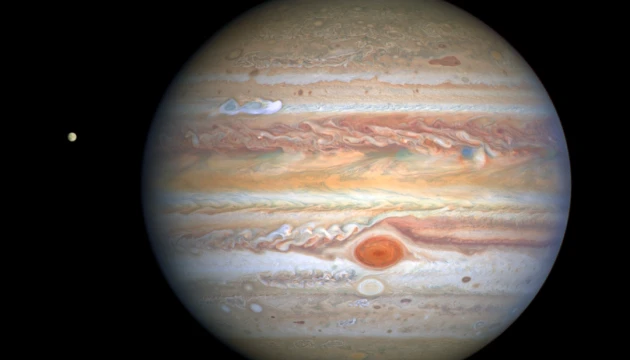 Hubble зробив знімки гігантського шторму на Юпітері