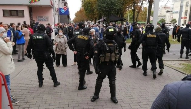 Репетиція народної інавгурації: Мінськ майже повністю перекрили силовики