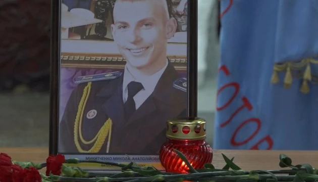 У військовому ліцеї вшанували пам’ять випускників, загиблих у катастрофі Ан-26