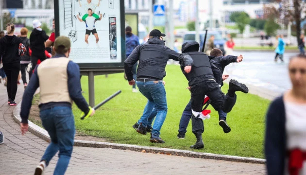Білорусі за участь у протестах склали понад 200 протоколів на дітей