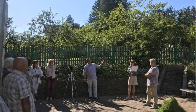 У Львові рятують унікальну Франкову грушу
