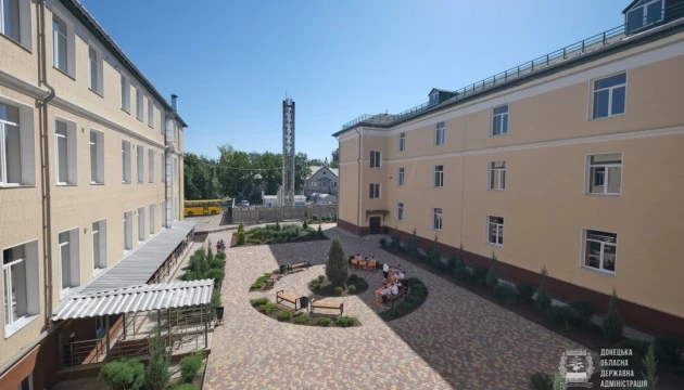 У Красногорівці відновили обстріляну окупантами школу