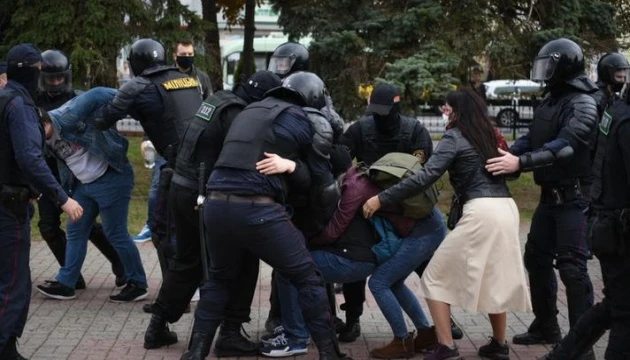 Під час недільних протестів у Білорусі затримали понад 340 осіб - правозахисники