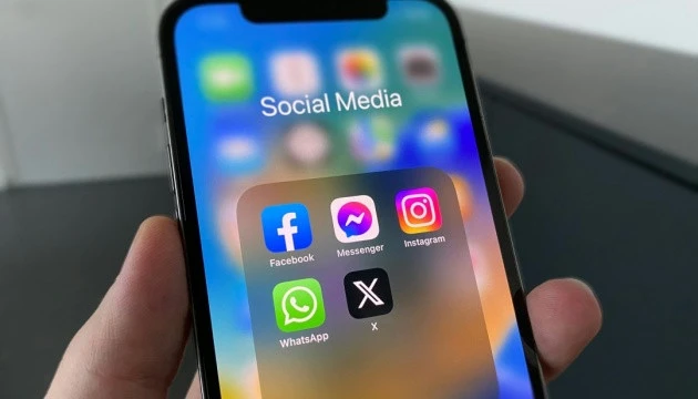 У Facebook та Instagram стався масштабний збій