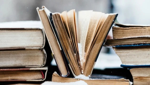 Гарвардський університет придбав книгу українки - переможниці конкурсів есе у Великій Британії