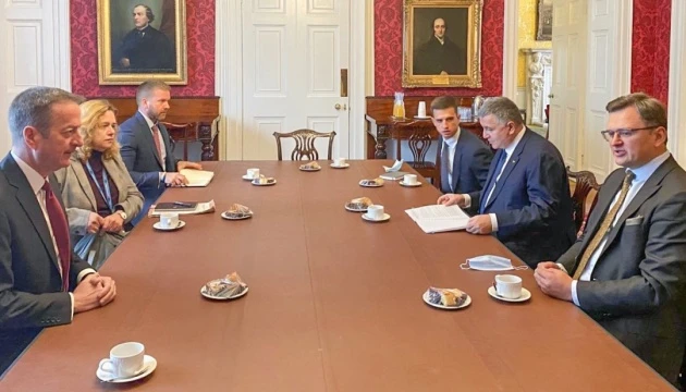 Кулеба і Аваков обговорили в Лондоні безпекову співпрацю України та Британії