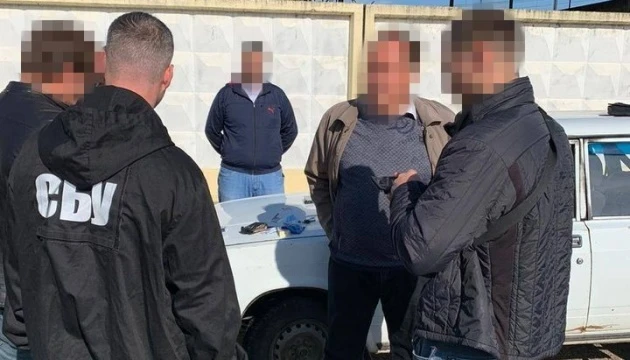СБУ викрила посадовця мерії Подільська на підкупі членів виборчкому