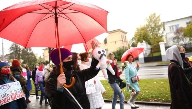 Жіночий марш у Білорусі: повідомляють про щонайменше чотирьох затриманих