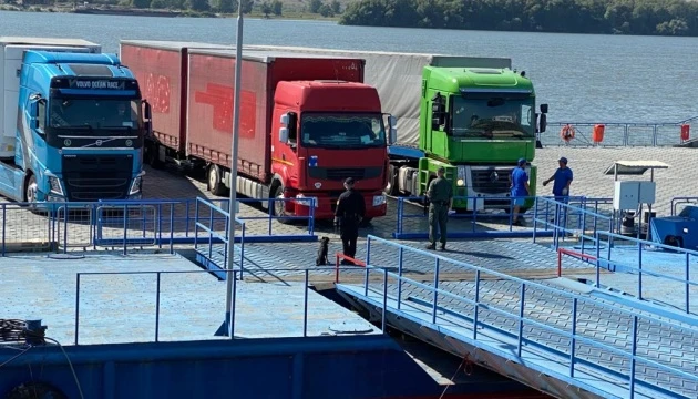 Поромна переправа з Румунією “Орлівка — Ісакча” відтепер працює цілодобово
