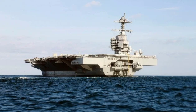 На найбільшому авіаносці США вводять карантин через COVID-19