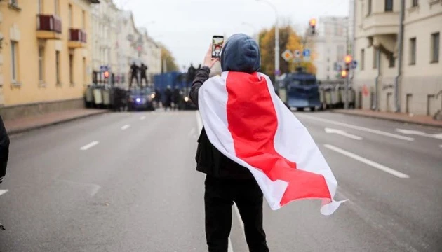 До маршу протесту у Мінськ стягують спецтехніку, закрили три станції метро