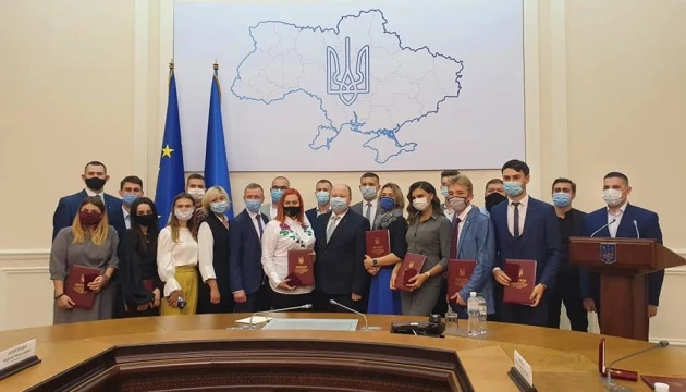 Немчінов вручив премії за особливі досягнення молоді у розбудові України