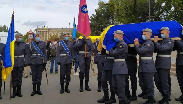 У Миколаєві попрощалися із двома загиблими у катастрофі Ан-26 курсантами