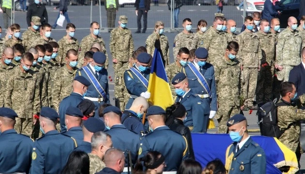 У Харкові вшанувати пам'ять загиблих в авіатрощі прийшли близько трьох тисяч осіб