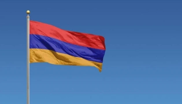 У Вірменії обіцяють відправити на військові збори людей, які приїжджають з РФ для голосування на виборах