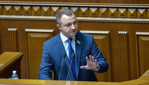 Мовний омбудсмен закликає Раду зняти з розгляду законопроєкт Бужанського