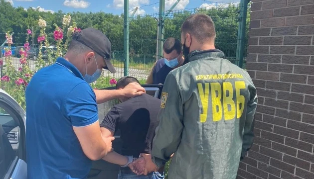 На Харківщині росіянин намагався “купити” в’їзд до України за $400