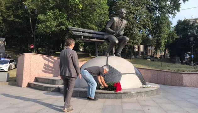 Луческу поклав квіти до пам’ятника Лобановського 