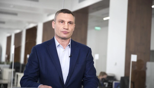 У Києві чоловік поранив ножем у шию волонтера «УДАРу» - Кличко
