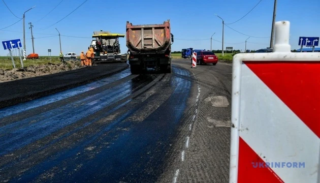 На Полтавщині дороги ремонтуватиме фірма, яка фігурує в скандалі з фортифікаціями - ОВА перевірить тендер