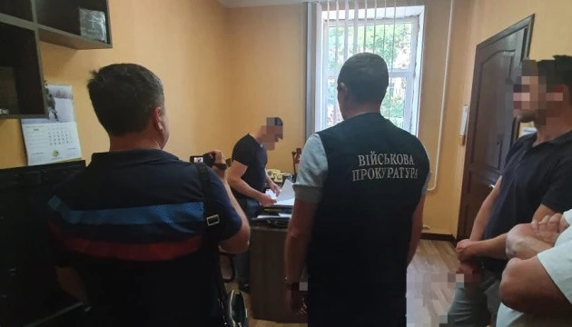 Підполковник СБУ вимагав у підприємця $250 тисяч - Офіс генпрокурора