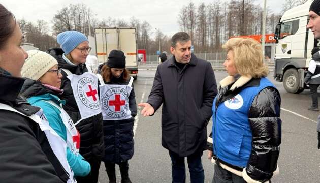 Лубінець зустрівся з Москальковою - передав посилки та листи українським полоненим