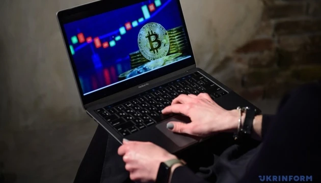 Тернополянин втратив понад $8 тисяч через криптошахраїв