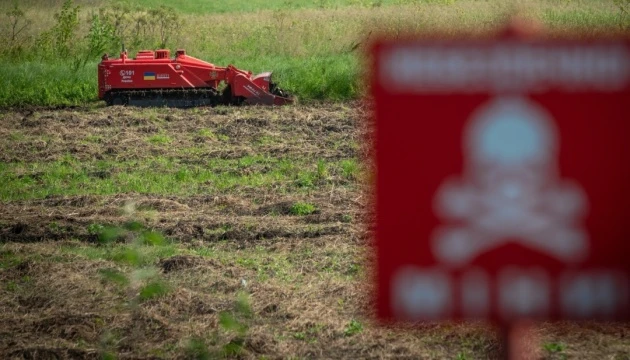 В Україні запрацювала програма компенсації аграріям за розмінування земель