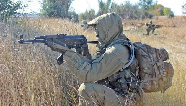 Є все необхідне: у ЗСУ відреагували на заклики «збирати гроші на теплий одяг» для снайперів