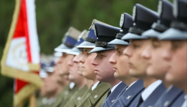 Поляки хочуть відновлення строкової служби