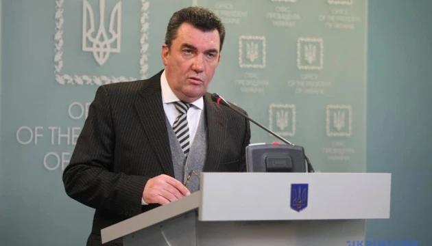 Літак з курсантами розбився під час навчань — Данілов