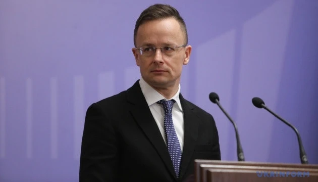 Сіярто відреагував на заборону в’їзду в Україну двом угорським посадовцям