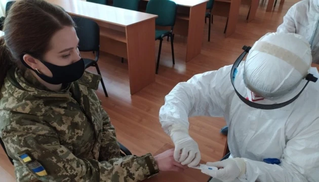 В українській армії за добу - 80 випадків коронавірусу