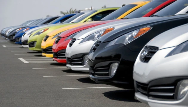 Імпорт легкових авто в Україну в І півріччі скоротився на 36%