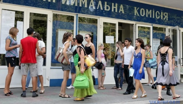 У Карпатському університеті для вступної кампанії на основі ШІ створили віртуальну помічницю Стефанію