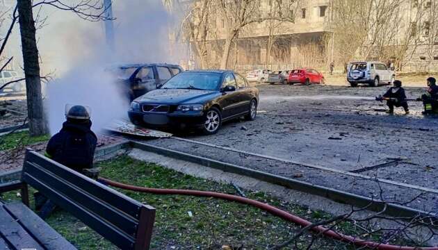 Авіаудар по центру Херсона: кількість поранених зросла до двох