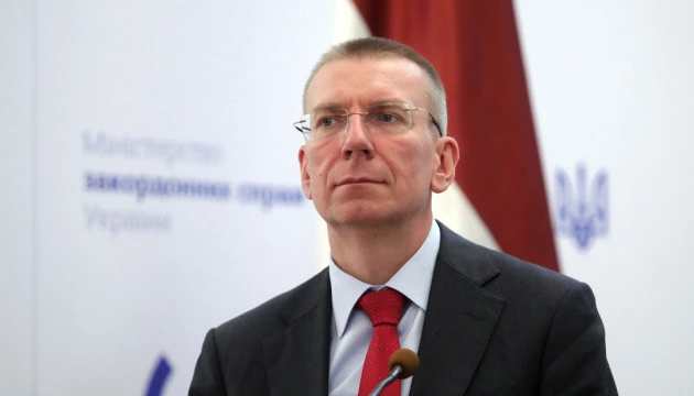 Рінкевичс вважає передчасним обговорення відправки латвійських миротворців до України
