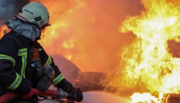 На Запоріжжі внаслідок удару РФ сталася пожежа в приватному будинку, є травмований