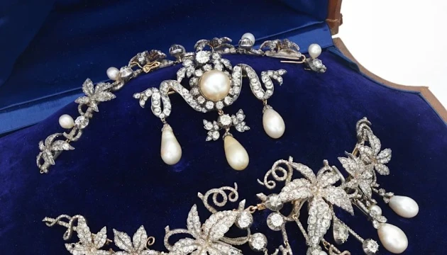 На аукціон виставлять діамантову прикрасу, яка колись належала Наполеону