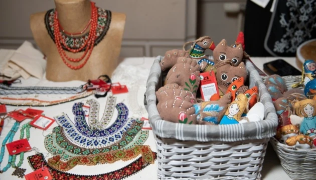 Українська школа у Відні зібрала на благодійному ярмарку понад €20 тисяч на підтримку України