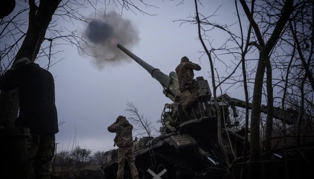 На фронті - 168 бойових зіткнень, ворог завдав 36 авіаударів