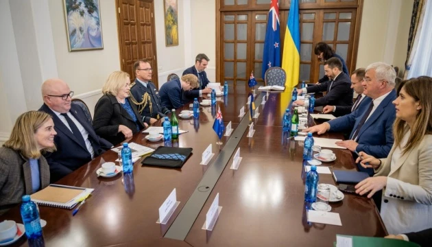 Сибіга обговорив із міністеркою оборони Нової Зеландії подальшу підтримку України