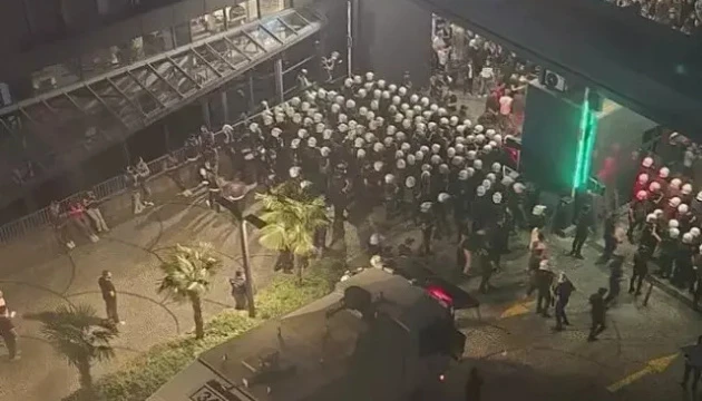 У Стамбулі сталися сутички між поліцією та прихильниками опозиції